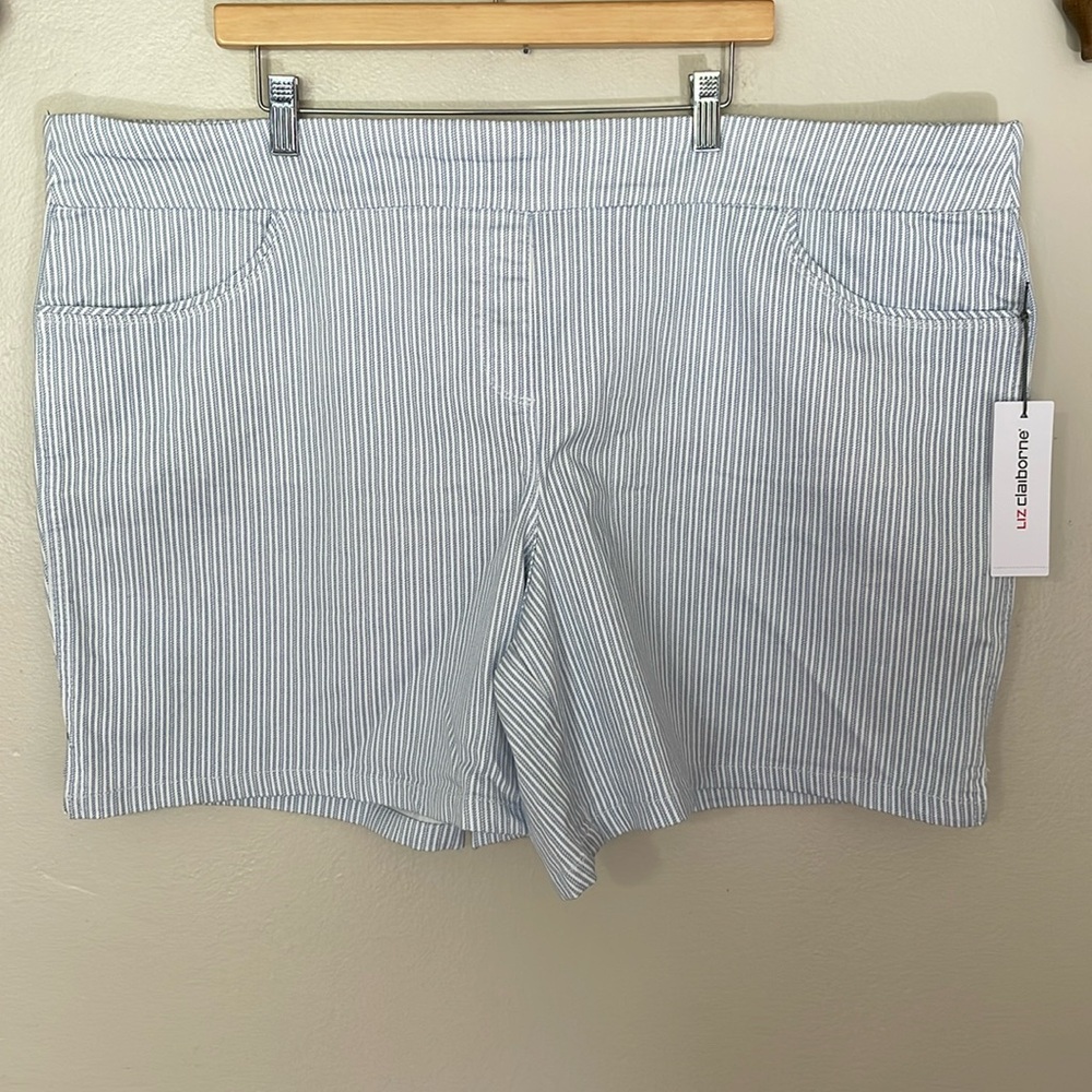 NWT Liz Claiborne Amber Short. SZ 28W